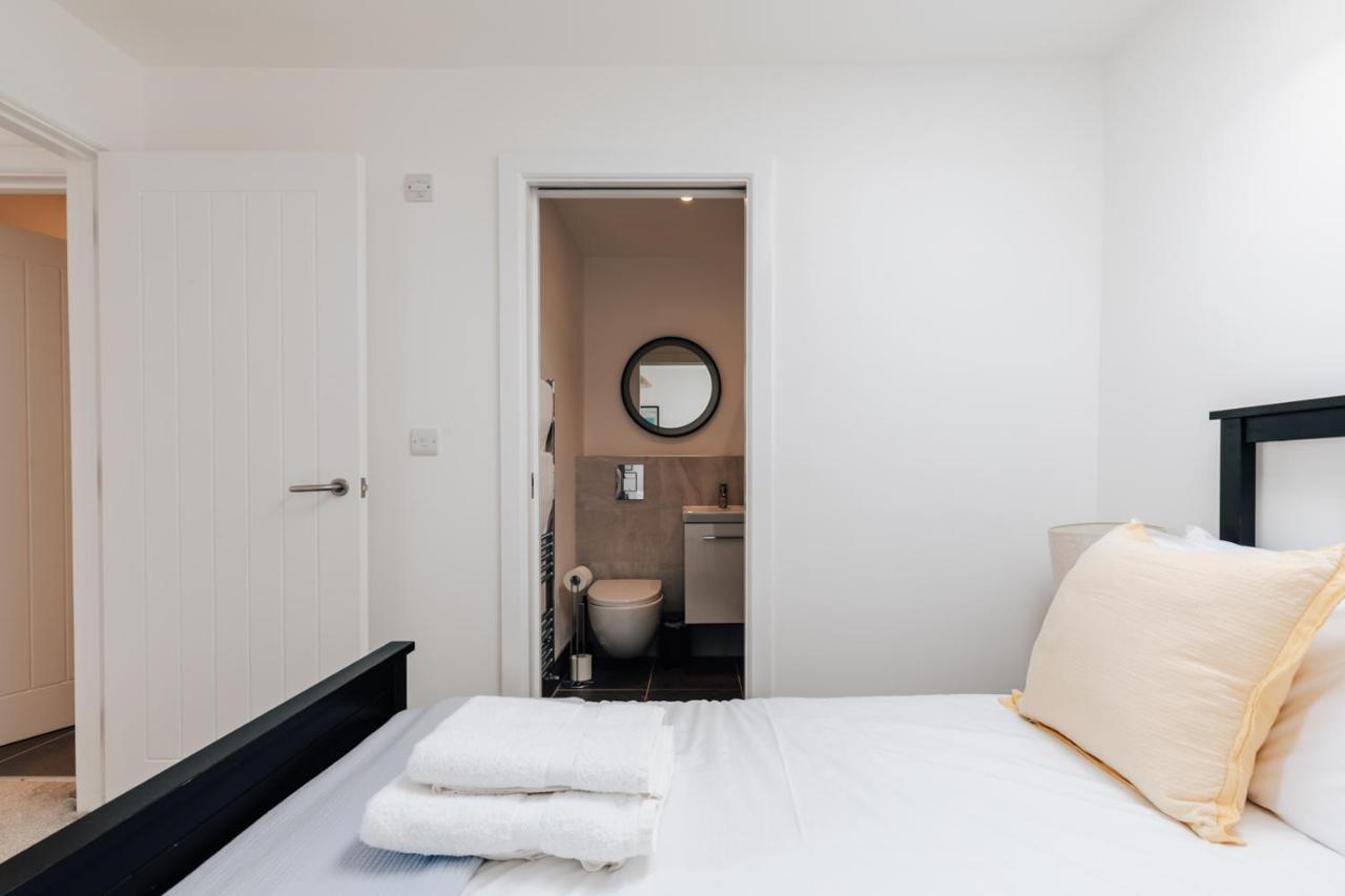 Redland Stay In Bespoke Home 2 Of 2 บริสตอล ภายนอก รูปภาพ