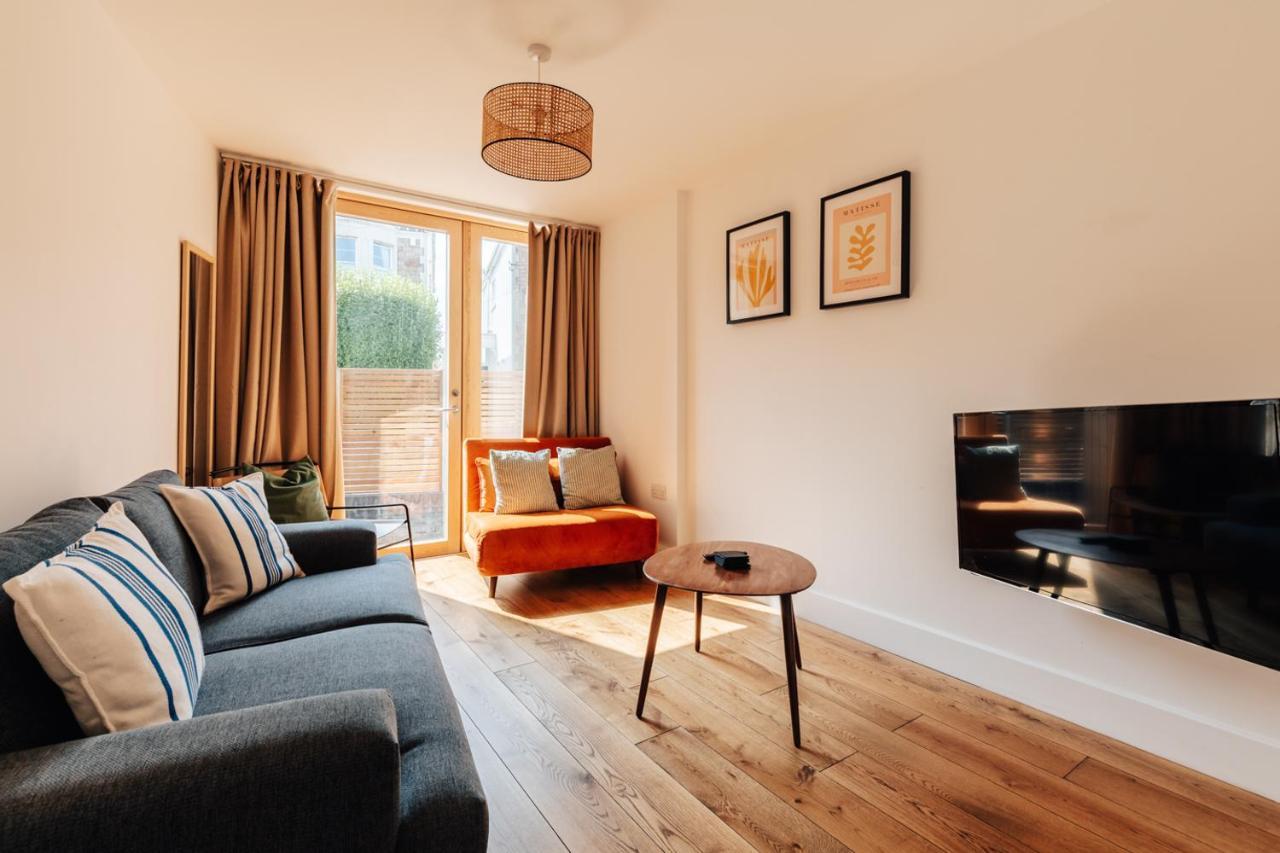 Redland Stay In Bespoke Home 2 Of 2 บริสตอล ภายนอก รูปภาพ